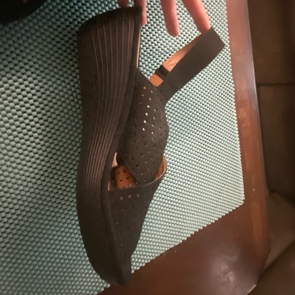 Clarks Soft Cushion Black Sandals, size 12 - Picture 3 of 5